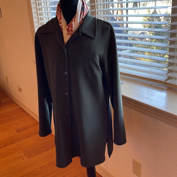 Chico’s Design women’s jacket.  Color: Dark Olive, Chico’s size 2 = 12. - Picture 4 of 6